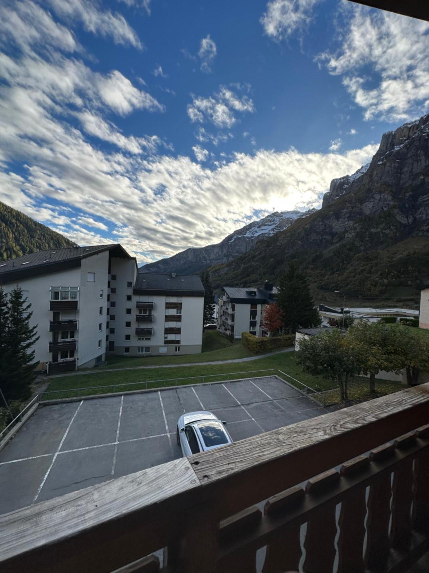 Touristenheim Bergfreude Leukerbad Bagian luar foto